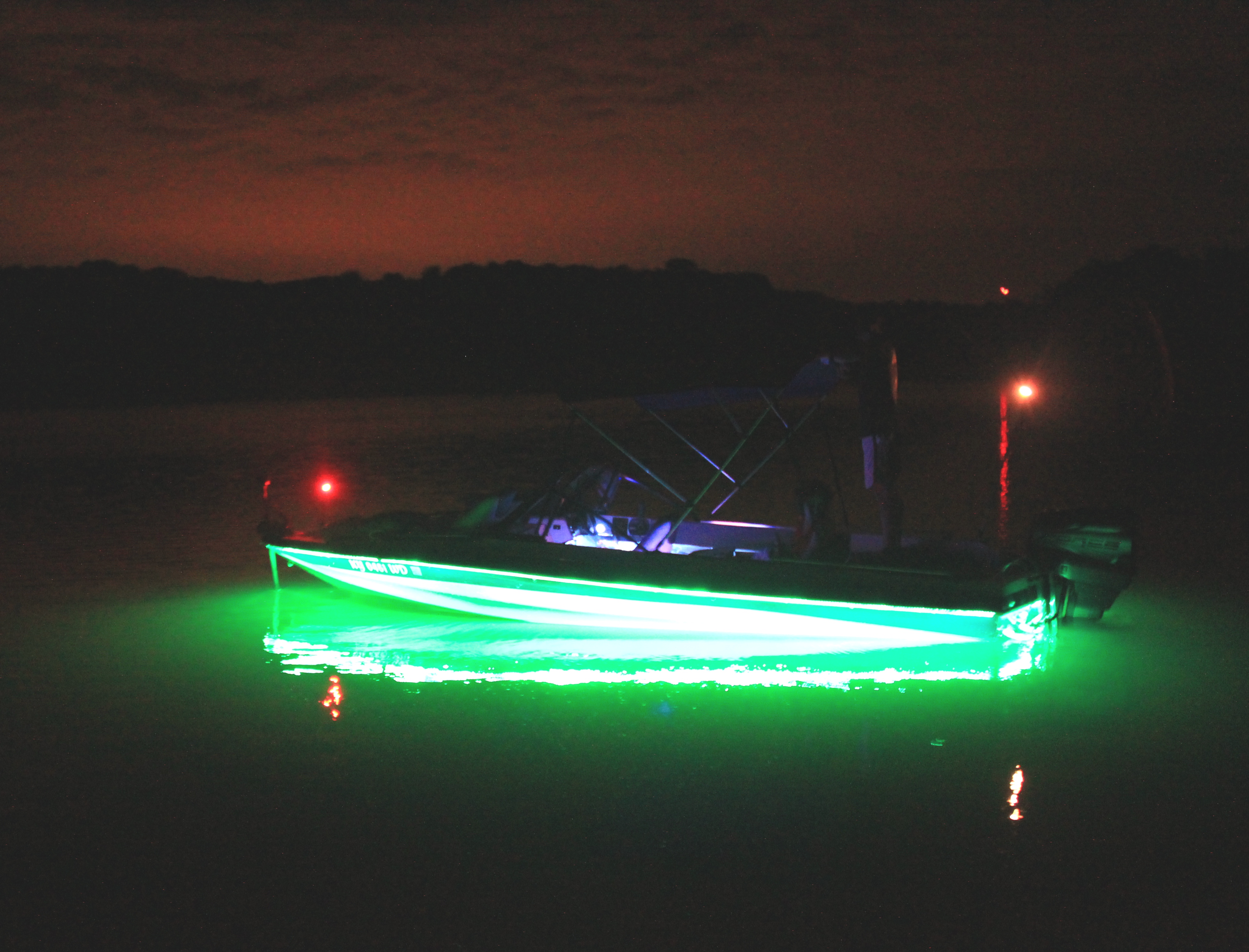 Boatleftleds.JPG